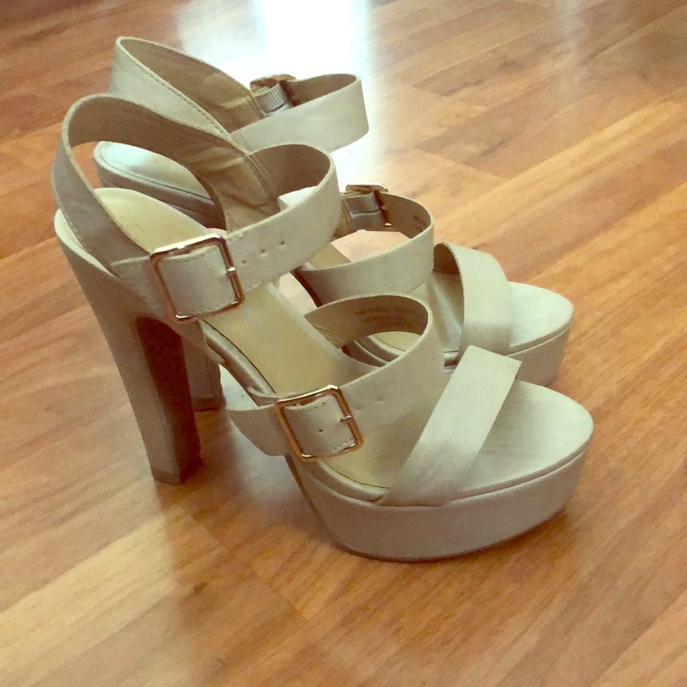 LC Lauren Conrad heels nude